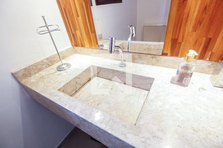 Casa de condomínio à venda com 400m², 4 quartos e 4 vagas Casa de condomínio à venda com 400m², 4 quartos e 4 vagasLavabo