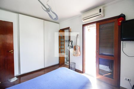 Casa de condomínio à venda com 400m², 4 quartos e 4 vagas Casa de condomínio à venda com 400m², 4 quartos e 4 vagasQuarto 3