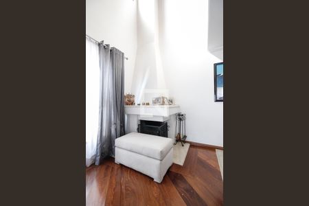 Casa de condomínio à venda com 400m², 4 quartos e 4 vagas Casa de condomínio à venda com 400m², 4 quartos e 4 vagasLareira