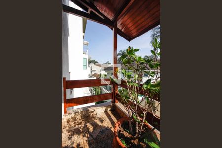 Casa de condomínio à venda com 400m², 4 quartos e 4 vagas Casa de condomínio à venda com 400m², 4 quartos e 4 vagasVaranda