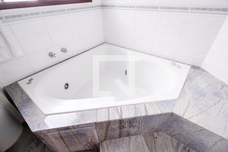 Casa de condomínio à venda com 400m², 4 quartos e 4 vagas Casa de condomínio à venda com 400m², 4 quartos e 4 vagasSuíte 2