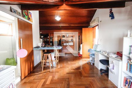 Casa de condomínio à venda com 400m², 4 quartos e 4 vagas Casa de condomínio à venda com 400m², 4 quartos e 4 vagasQuarto 4