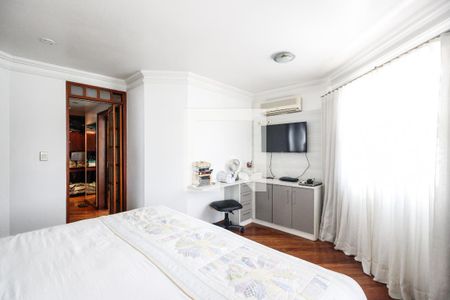 Casa de condomínio à venda com 400m², 4 quartos e 4 vagas Casa de condomínio à venda com 400m², 4 quartos e 4 vagasQuarto 2