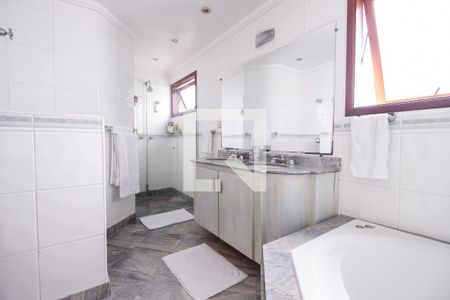 Casa de condomínio à venda com 400m², 4 quartos e 4 vagas Casa de condomínio à venda com 400m², 4 quartos e 4 vagasSuíte 2