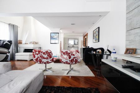 Casa de condomínio à venda com 400m², 4 quartos e 4 vagas Casa de condomínio à venda com 400m², 4 quartos e 4 vagasSala