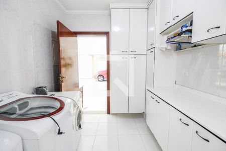 Casa de condomínio à venda com 400m², 4 quartos e 4 vagas Casa de condomínio à venda com 400m², 4 quartos e 4 vagasÁrea de serviço