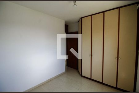 Apartamento à venda com 70m², 3 quartos e 2 vagasQuarto 2 - Armários