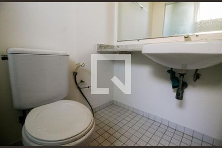 Apartamento à venda com 70m², 3 quartos e 2 vagasDestaque banheiro 