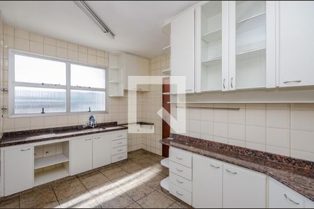 Apartamento para alugar com 142m², 4 quartos e 2 vagas Apartamento para alugar com 142m², 4 quartos e 2 vagasCozinha