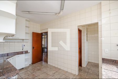 Apartamento para alugar com 142m², 4 quartos e 2 vagas Apartamento para alugar com 142m², 4 quartos e 2 vagasCozinha