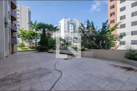 Apartamento para alugar com 142m², 4 quartos e 2 vagas Apartamento para alugar com 142m², 4 quartos e 2 vagasÁrea comum