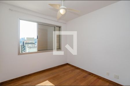 Apartamento para alugar com 142m², 4 quartos e 2 vagas Apartamento para alugar com 142m², 4 quartos e 2 vagasQuarto 2