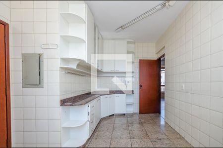 Apartamento para alugar com 142m², 4 quartos e 2 vagas Apartamento para alugar com 142m², 4 quartos e 2 vagasCozinha