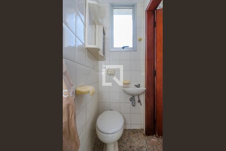 Apartamento para alugar com 142m², 4 quartos e 2 vagas Apartamento para alugar com 142m², 4 quartos e 2 vagasBanheiro de Serviço