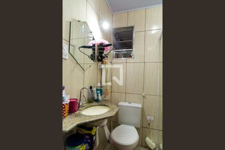 Casa para alugar com 70m², 2 quartos e 2 vagasBanheiro da Suíte