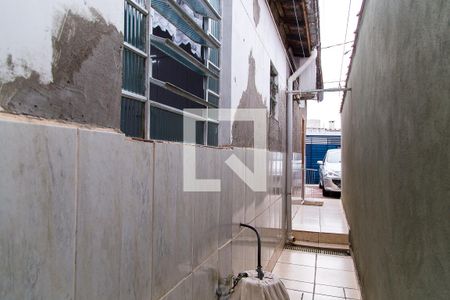Casa para alugar com 70m², 2 quartos e 2 vagasCorredor