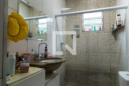 Casa para alugar com 70m², 2 quartos e 2 vagasBanheiro Social