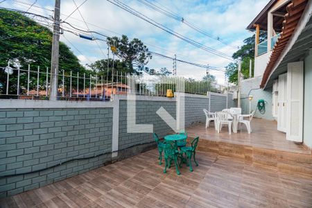 Casa à venda com 116m², 3 quartos e 2 vagasPátio 