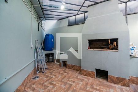 Casa à venda com 116m², 3 quartos e 2 vagasChurrasqueira e fogão a lenha 