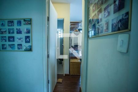 Casa à venda com 208m², 3 quartos e 4 vagas Casa à venda com 208m², 3 quartos e 4 vagasCorredor - Quartos