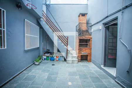 Casa à venda com 208m², 3 quartos e 4 vagas Casa à venda com 208m², 3 quartos e 4 vagasQuintal