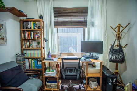 Casa à venda com 208m², 3 quartos e 4 vagas Casa à venda com 208m², 3 quartos e 4 vagasEscritório