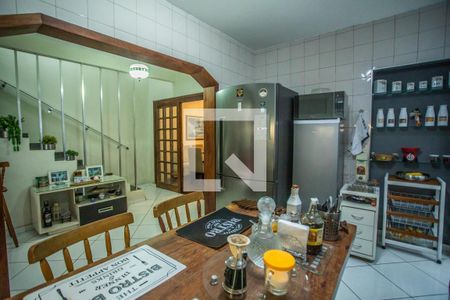 Casa à venda com 208m², 3 quartos e 4 vagas Casa à venda com 208m², 3 quartos e 4 vagasCozinha