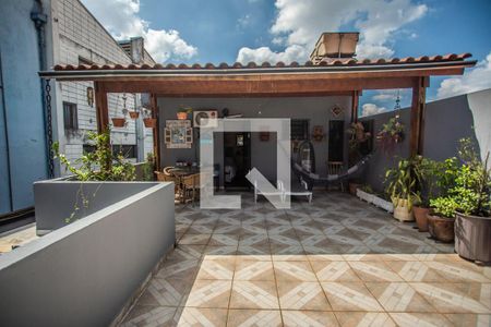 Casa à venda com 208m², 3 quartos e 4 vagas Casa à venda com 208m², 3 quartos e 4 vagasvaranda