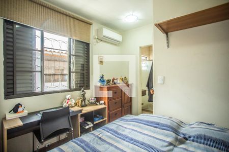 Casa à venda com 208m², 3 quartos e 4 vagas Casa à venda com 208m², 3 quartos e 4 vagasSuíte