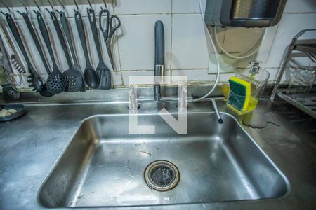 Casa à venda com 208m², 3 quartos e 4 vagas Casa à venda com 208m², 3 quartos e 4 vagasCozinha - Torneira