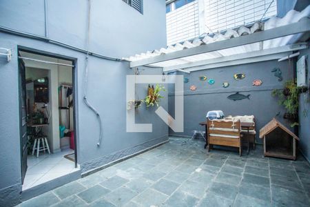 Casa à venda com 208m², 3 quartos e 4 vagas Casa à venda com 208m², 3 quartos e 4 vagasQuintal