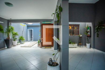 Casa à venda com 208m², 3 quartos e 4 vagas Casa à venda com 208m², 3 quartos e 4 vagasGaragem