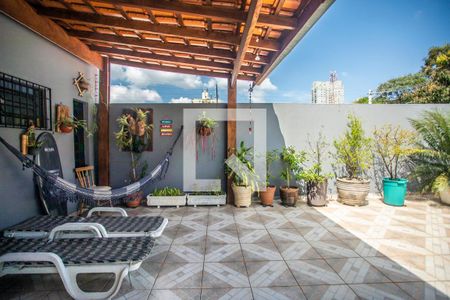 Casa à venda com 208m², 3 quartos e 4 vagas Casa à venda com 208m², 3 quartos e 4 vagasvaranda