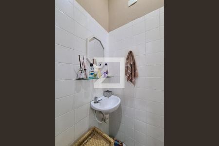 Casa de condomínio à venda com 120m², 2 quartos e 1 vagaBanheiro de Serviço