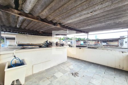 Casa de condomínio à venda com 120m², 2 quartos e 1 vagaTerraço de fundos