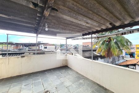 Casa de condomínio à venda com 120m², 2 quartos e 1 vagaTerraço de fundos