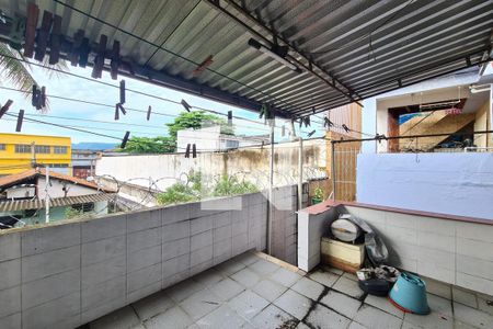 Casa de condomínio à venda com 120m², 2 quartos e 1 vagaÁrea de Serviço