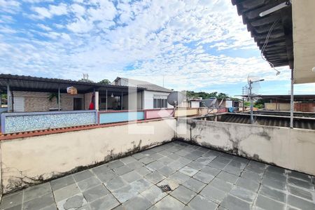 Casa de condomínio à venda com 120m², 2 quartos e 1 vagaTerraço frontal