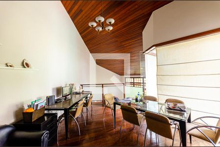 Casa à venda com 1000m², 5 quartos e 3 vagasEscritório