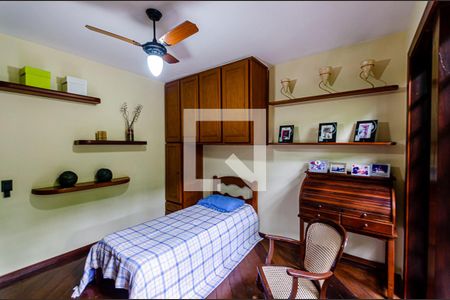 Casa à venda com 1000m², 5 quartos e 3 vagasQuarto 2