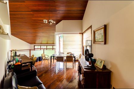 Casa à venda com 1000m², 5 quartos e 3 vagasEscritório