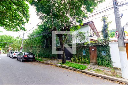 Casa à venda com 1000m², 5 quartos e 3 vagasFachada