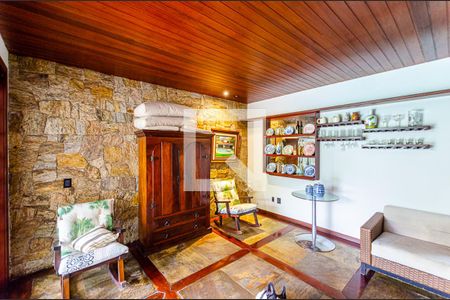 Sala de casa à venda com 5 quartos, 1000m² em São Francisco, Niterói