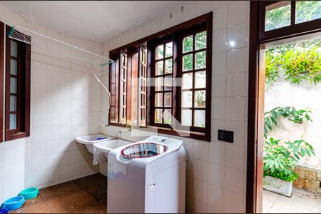 Casa à venda com 1000m², 5 quartos e 3 vagasÁrea de Serviço