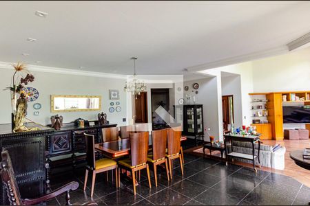 Casa à venda com 1000m², 5 quartos e 3 vagasSala