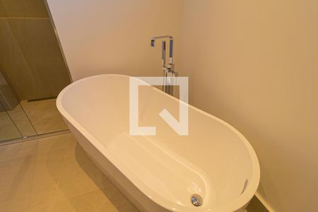 Apartamento para alugar com 309m², 3 quartos e 2 vagas Apartamento para alugar com 309m², 3 quartos e 2 vagasBanheiro da Suíte