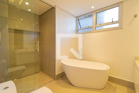 Apartamento para alugar com 309m², 3 quartos e 2 vagas Apartamento para alugar com 309m², 3 quartos e 2 vagasBanheiro da Suíte