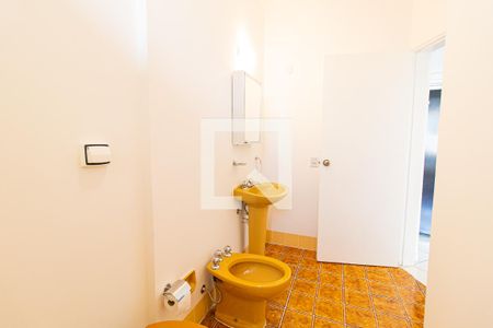 Apartamento para alugar com 309m², 3 quartos e 2 vagas Apartamento para alugar com 309m², 3 quartos e 2 vagasBanheiro de Serviço