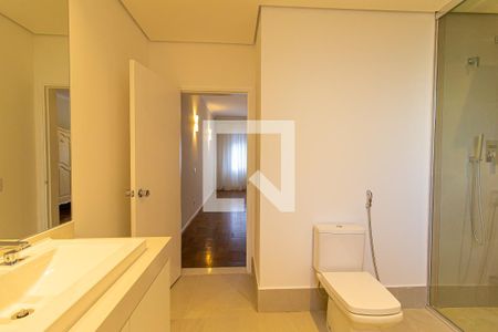 Apartamento para alugar com 309m², 3 quartos e 2 vagas Apartamento para alugar com 309m², 3 quartos e 2 vagasBanheiro da Suíte