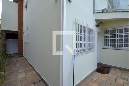 Casa para alugar com 300m², 4 quartos e 2 vagas Casa para alugar com 300m², 4 quartos e 2 vagasQuintal